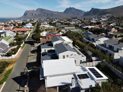 3 bedroom house for sale in Kleinmond