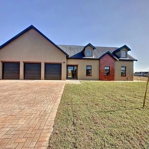 5 Bedroom House For Sale in Waterlake Farm Lifestyle Estate