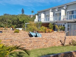 2 Bedroom Townhouse For Sale in Beacon Bay