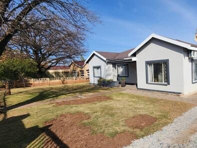 House For Sale In Bergsig, Queenstown