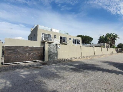House For Sale In Humerail, Port Elizabeth