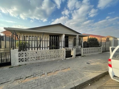 House For Sale In La Rochelle, Johannesburg