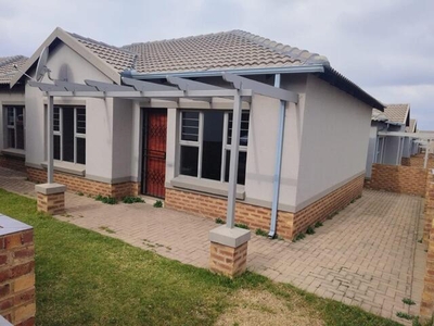 Townhouse For Rent In Dixon Ah, Witbank