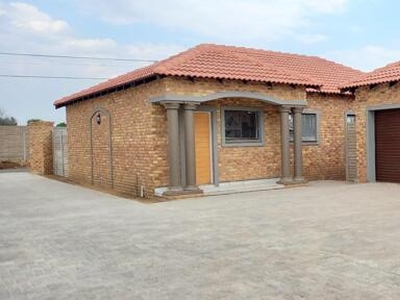 Townhouse For Sale In Riversdale, Meyerton