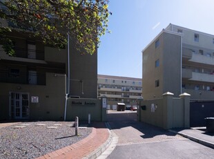 2 Bedroom Apartment Sold in Fairfield Estate