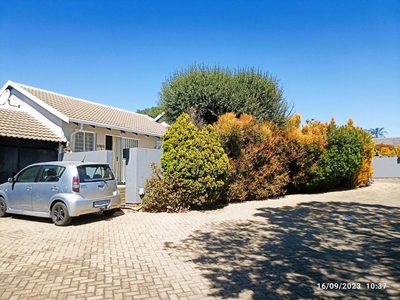 2 Bedroom Sectional Title Rented in Northwold