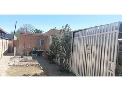4 bedroom, Odendaalsrus Free State N/A