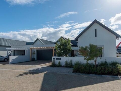 4 bedroom, Somerset West Western Cape N/A