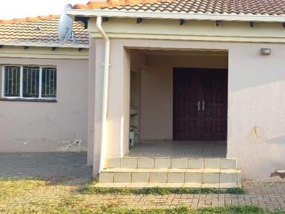 House For Rent In Chantelle, Akasia