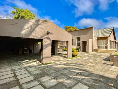 House For Rent In Parktown North, Johannesburg