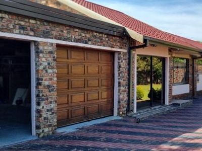 House For Sale In Fichardt Park, Bloemfontein