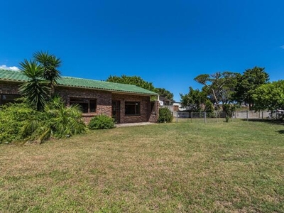 House For Sale In Greenshields Park, Port Elizabeth