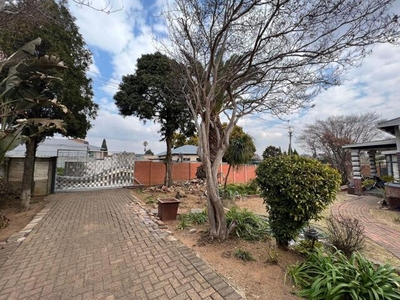 House For Sale In Haddon, Johannesburg