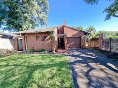 House For Sale In Larkfield, Stanger