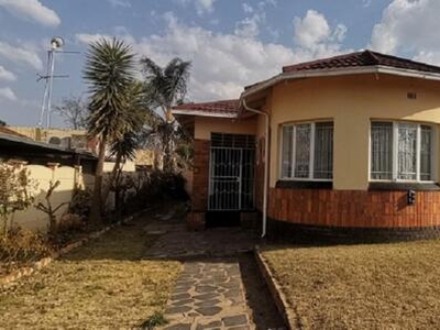 House For Sale In Roseacre, Johannesburg