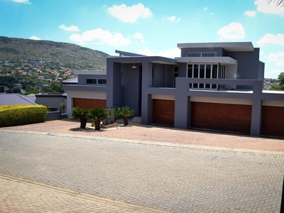 House For Sale In Ruimsig Country Estate, Roodepoort
