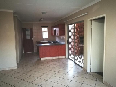 Townhouse For Rent In Rooihuiskraal North, Centurion