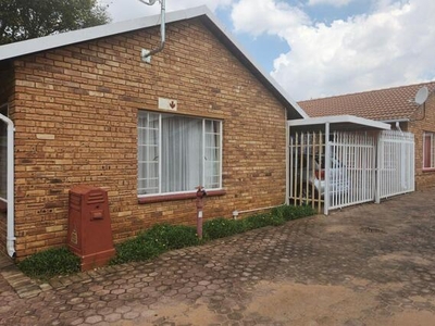 Townhouse For Sale In Hamberg, Roodepoort