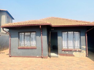 7 Bedroom House for Sale in Cosmo City