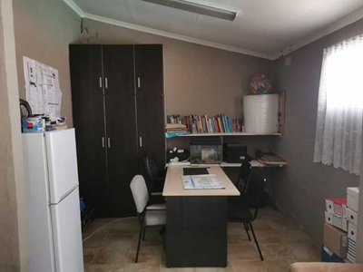 1 bedroom, Amanzimtoti KwaZulu Natal N/A