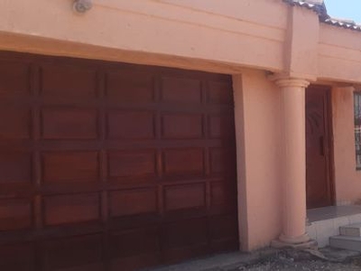 2 Bedroom House For Sale in Mabopane