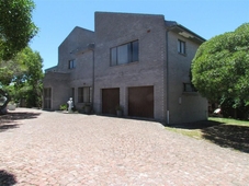 4 Bedroom House Sold in Yzerfontein