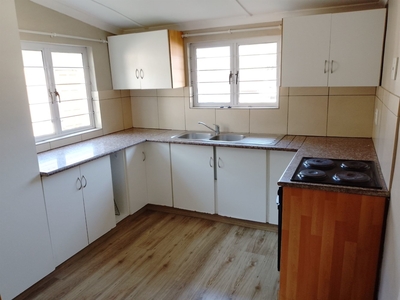 2 bedroom apartment to rent in Northdene (Queensburgh)