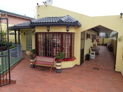 3 Bedroom House For Sale in Hillgrove