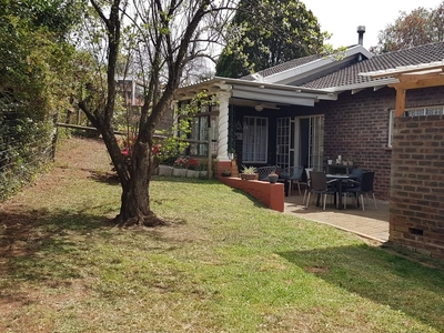 3 Bedroom Simplex For Sale in Howick North