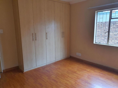 3 bedroom townhouse to rent in Selection Park
