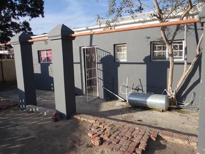 4 bedroom house for sale in Beaufort West
