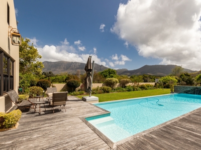 4 bedroom house for sale in Constantia (Cape Town)