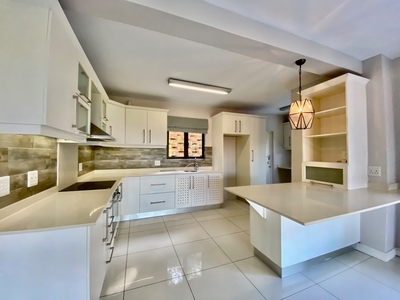 4 bedroom townhouse for sale in La Lucia