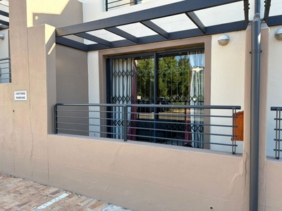 Apartment to rent in Somerset West