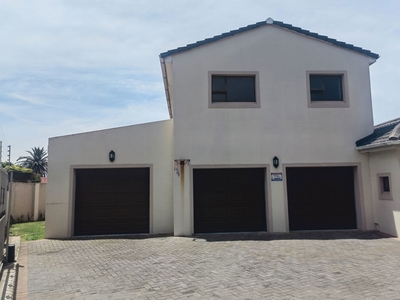 Bachelor apartment to rent in Bluewater Bay (Port Elizabeth (Gqeberha))