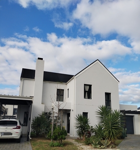 House For Sale in Acorn Creek Lifestyle Estate