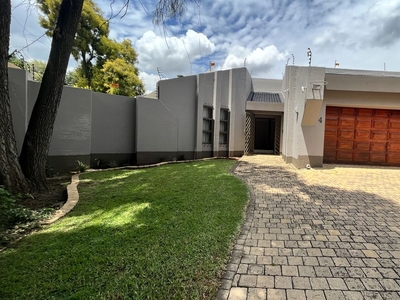 Townhouse For Sale in BEDFORDVIEW