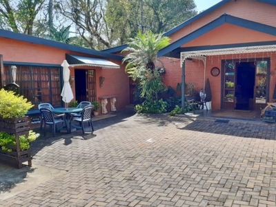 Guest House for sale with 10 bedrooms, Nelspruit