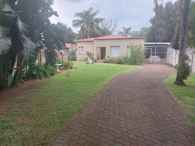 5 Bedroom Sectional Title For Sale in Bo-dorp
