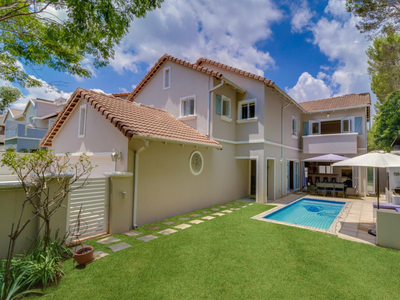 House for sale with 4 bedrooms, Broadacres, Sandton