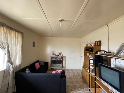 2 Bedroom Apartment Sold in Algoa Park