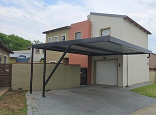 3 Bedroom Townhouse For Sale in Waterval East