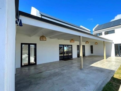 3 Bedroom Freehold For Sale in Fountains Estate