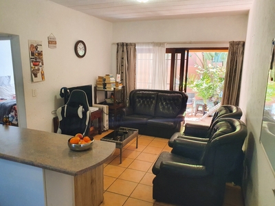1 Bedroom Apartment in Sunninghill For Sale