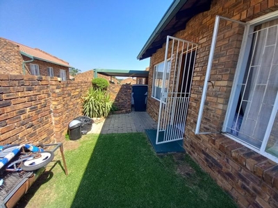 3 Bedroom Sectional Title For Sale in Birchleigh