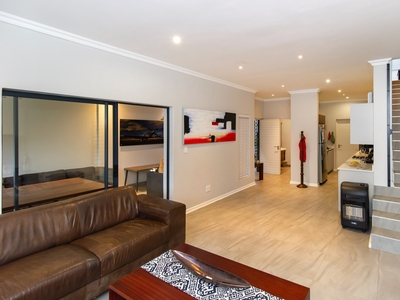 Townhouse For Sale in Edendale