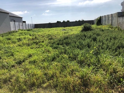 339m² Vacant Land For Sale in White City
