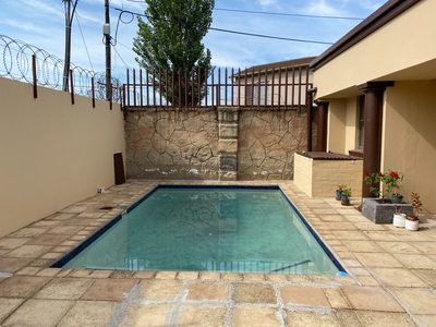 House For Sale in Lenasia Ext 1