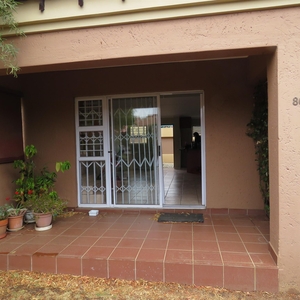 Townhouse For Sale in Sunninghill