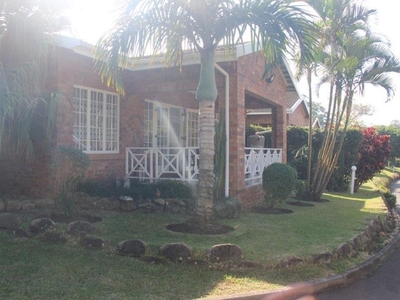 Townhouse For Sale in Umtentweni, Kwazulu Natal